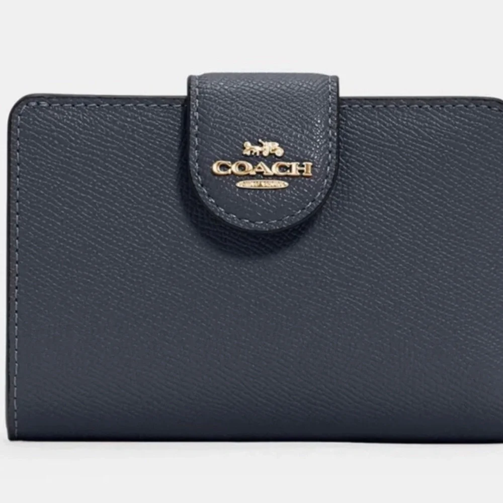 COACH MEDIUM CORNER ZIP WALLET